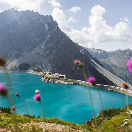 شقة 2-zimmer Rueti Mit Sw-balkon براند